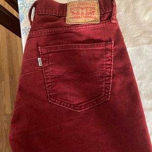 Levi Corduroy Pants. Very good used condition. Minimal wear. Slim.